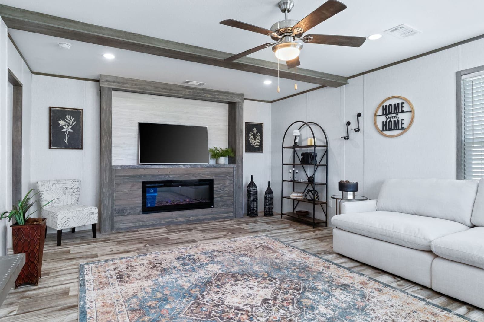Inside the The Royal at West Ranch. Photograph 1 of 17