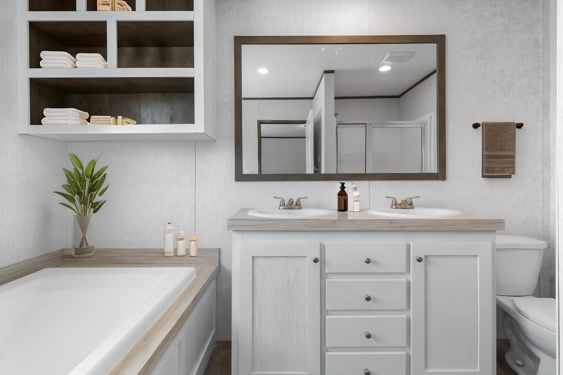 Featured home interior — photo 1