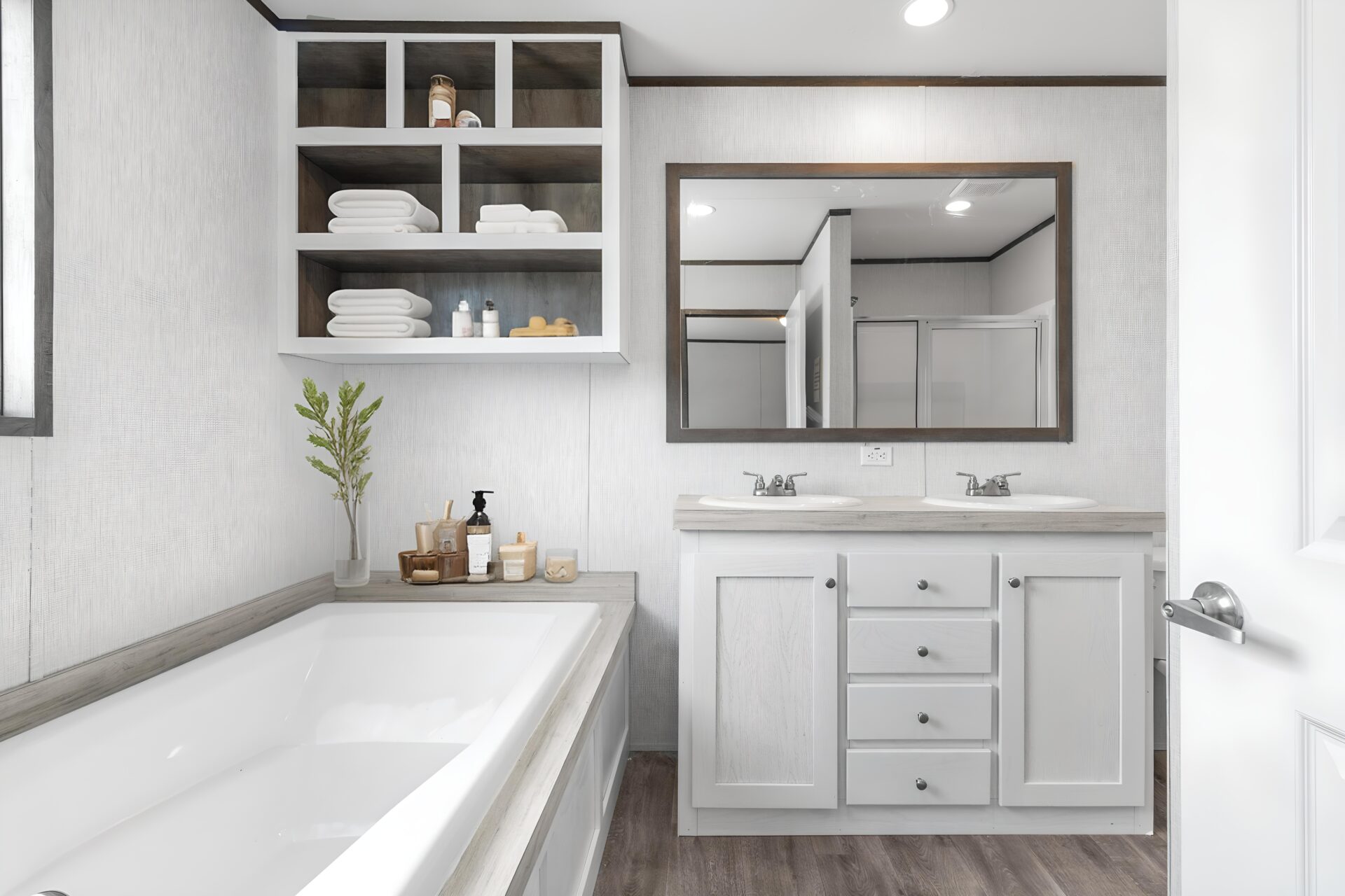 Featured home interior — photo 6