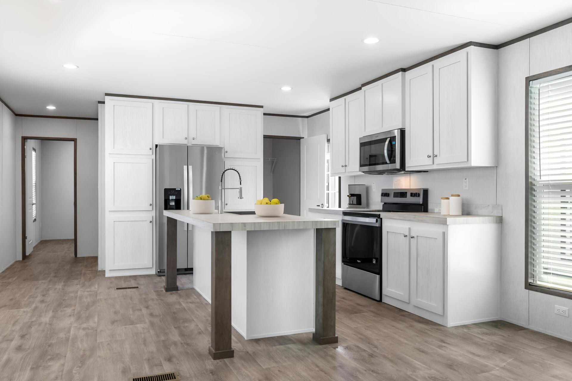 Featured home interior — photo 7