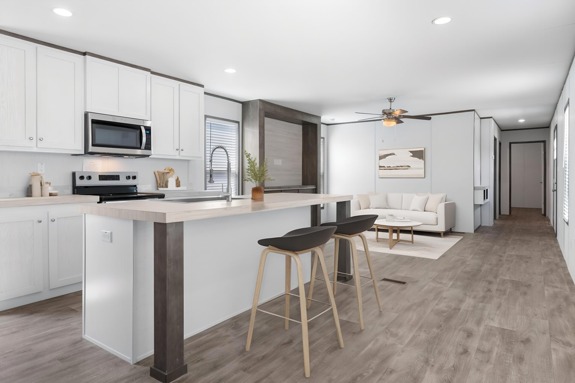 Featured home interior — photo 13